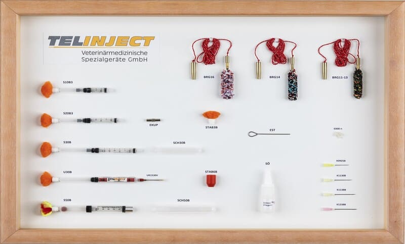 Schautafel mit Blasrohren